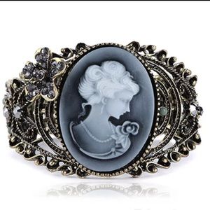 Vintage Statue Queen bracelet